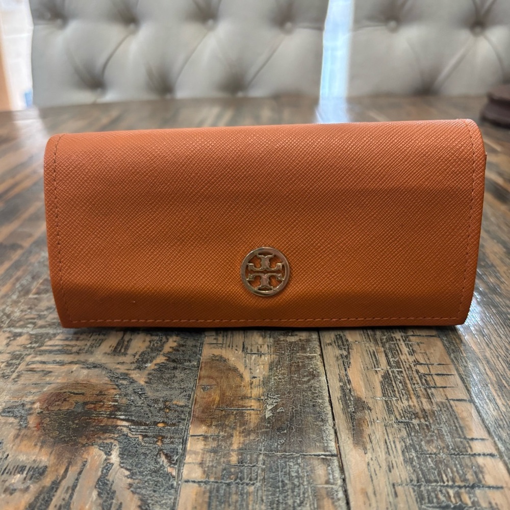 Tory Burch Sunglasses Style 7031 - Picture 2 of 8